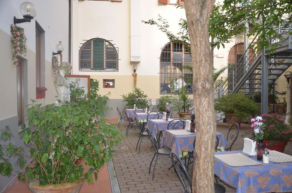 Hotel Mia Cara & Spa Флоренция Италия